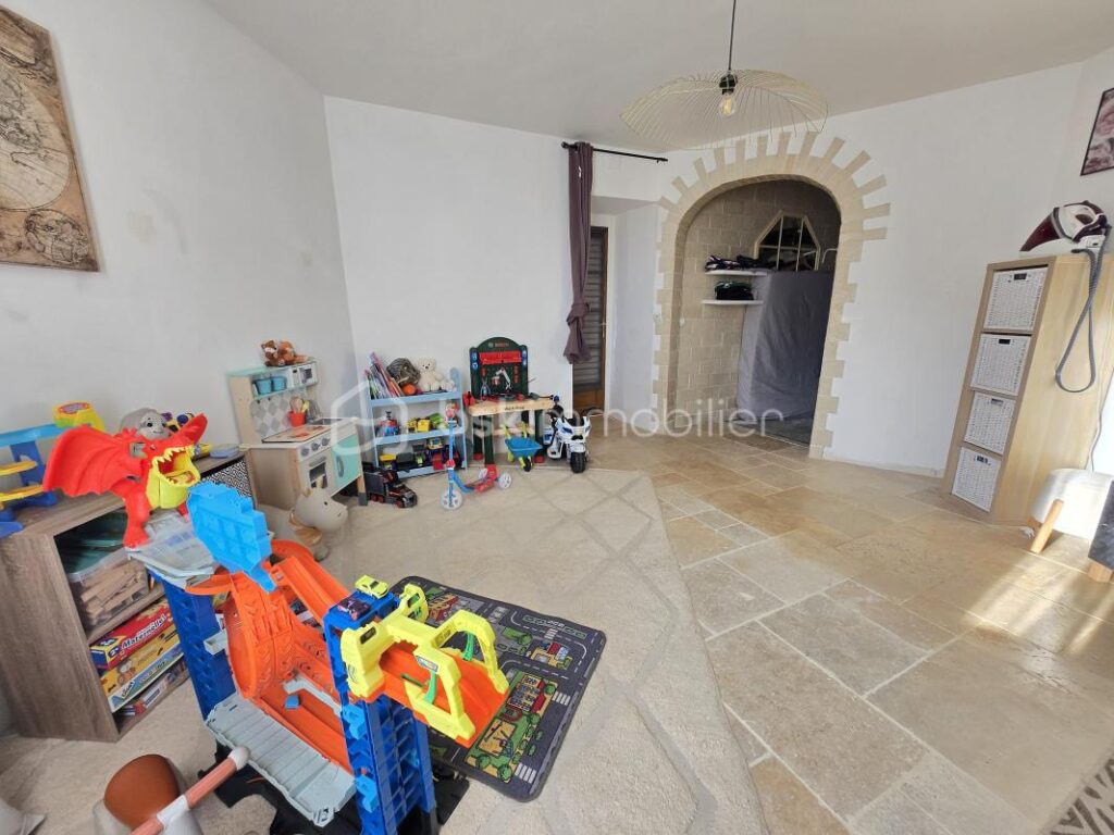 Magnifique Maison en pierres de 201m² à Raveau – 5 pièces – 4 chambres – 201 m²