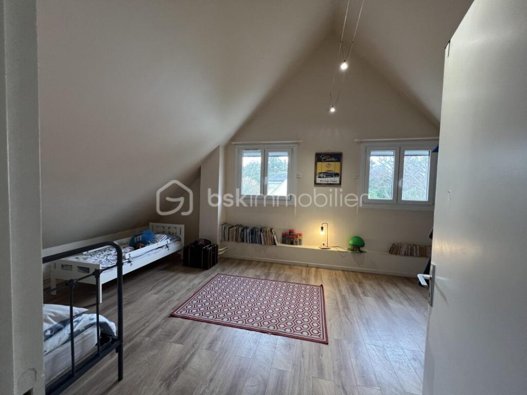 Maison de 150 M2 *** 37550 SAINT-AVERTIN*** – 7 pièces – 5 chambres – 150 m²