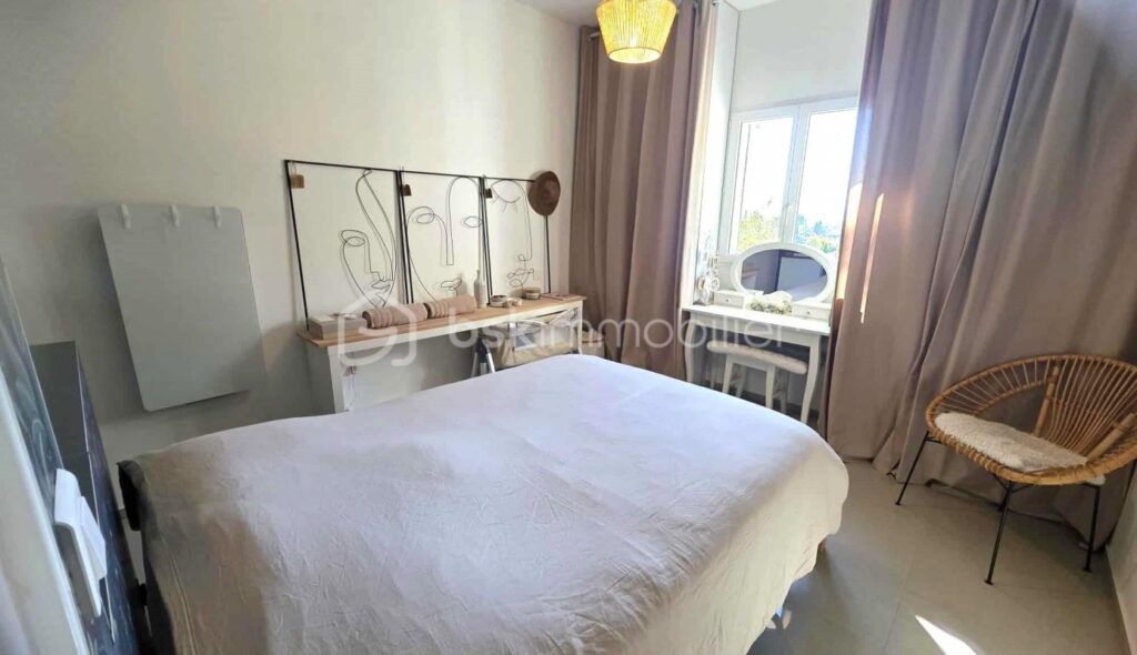 A Lorgues (Var) – MAISON TRADITIONNELLE avec loft indépendant, piscine balinaise & prestations haut de gamme! – 6 pièces – 4 chambres – 150 m²