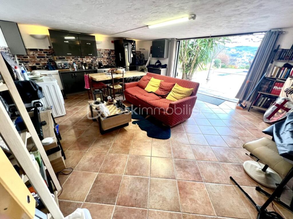 Draguignan – Villa – Studio indépendant – Piscine – Aucun vis à vis – 6 pièces – 4 chambres – 165 m²