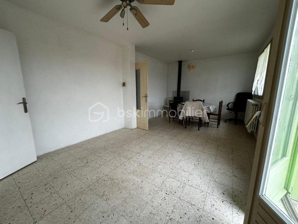 Magnifique maison familiale avec vue dégagée à Creissels – 6 pièces – 5 chambres – 128 m²