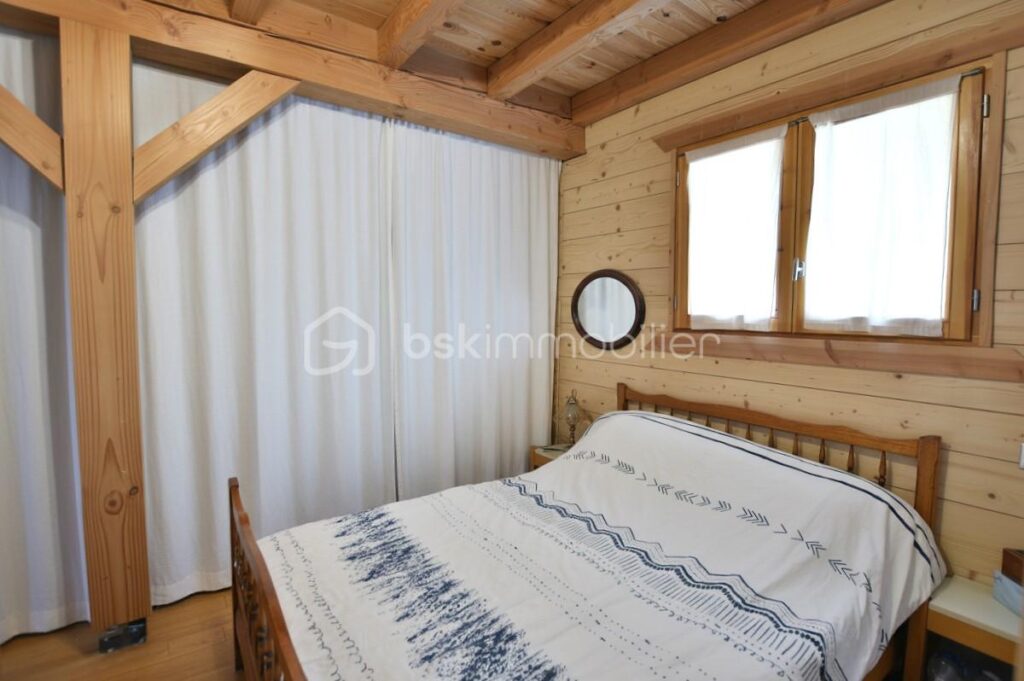 CHALET AVEC VUE PANORAMIQUE, ACCÈS SKI & POTENTIEL LOCATIF – 4 pièces – 3 chambres – 135 m²