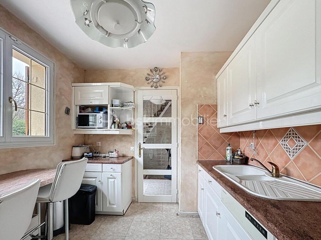 Maison familiale 6 pièces au calme dans un cadre verdoyant – 6 pièces – 5 chambres – 136 m²