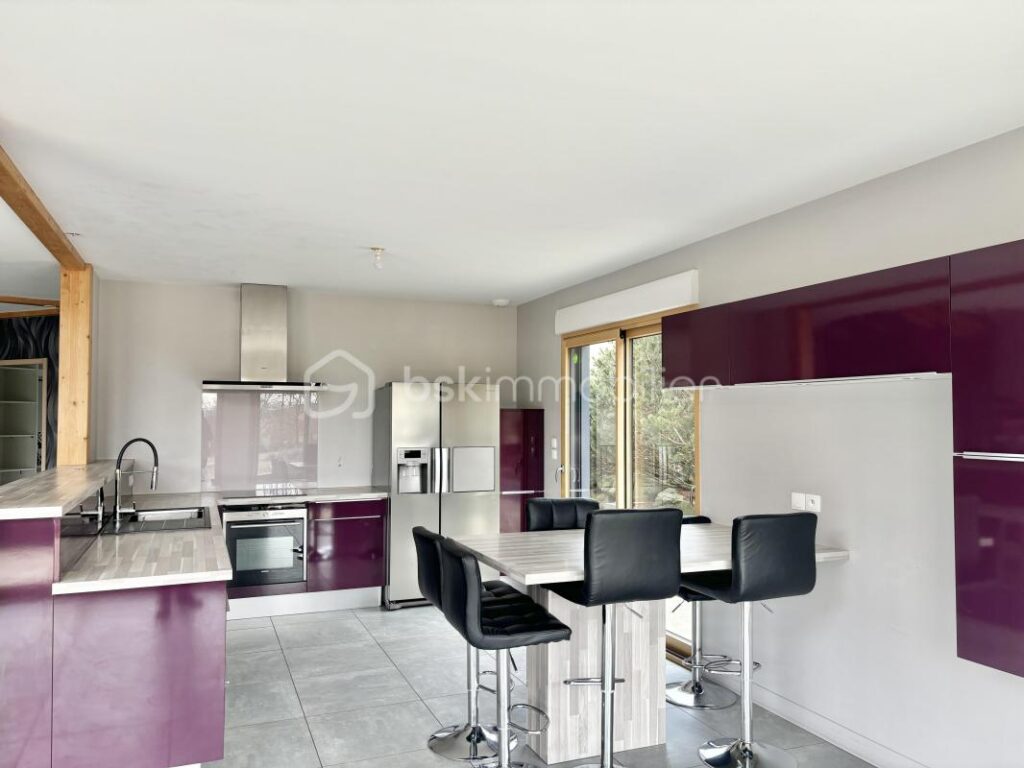 Maison d’architecte de 173m2 avec terrain de 993m2 – 6 pièces – 5 chambres – 173 m²