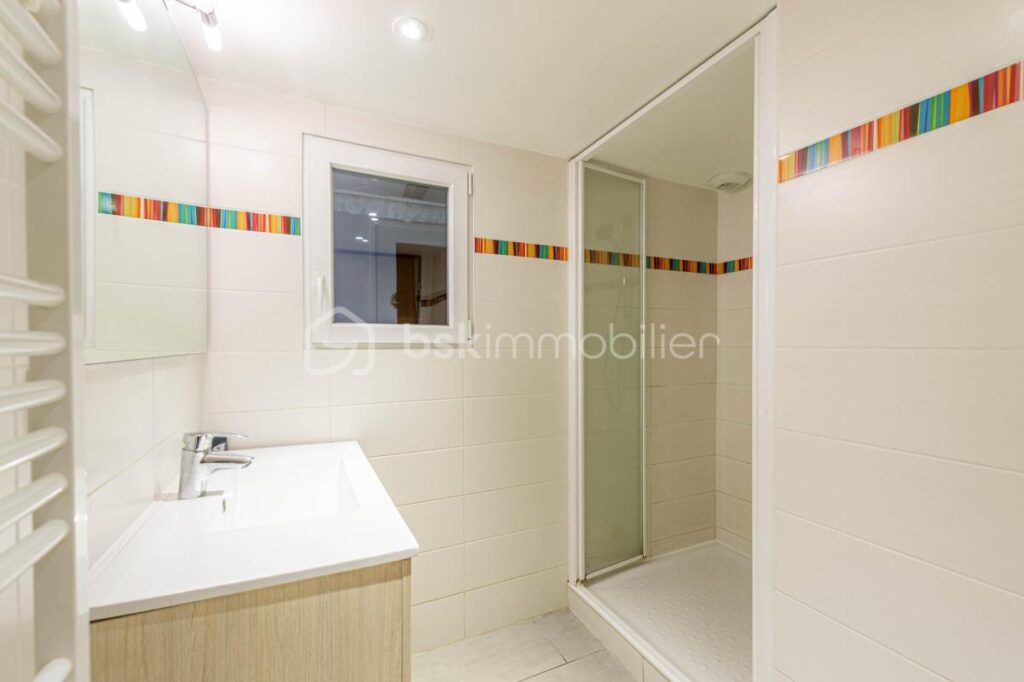 BATISSE DE CARACTERE DE 149 m² sur terrain de 1 850 m² – 5 pièces – 3 chambres – 116 m²