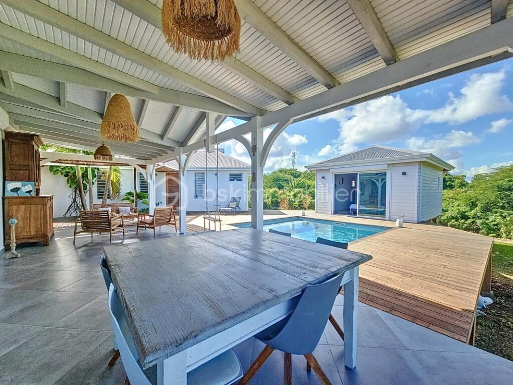 Splendide villa T4 avec piscine – 4 pièces – 3 chambres – 119 m²