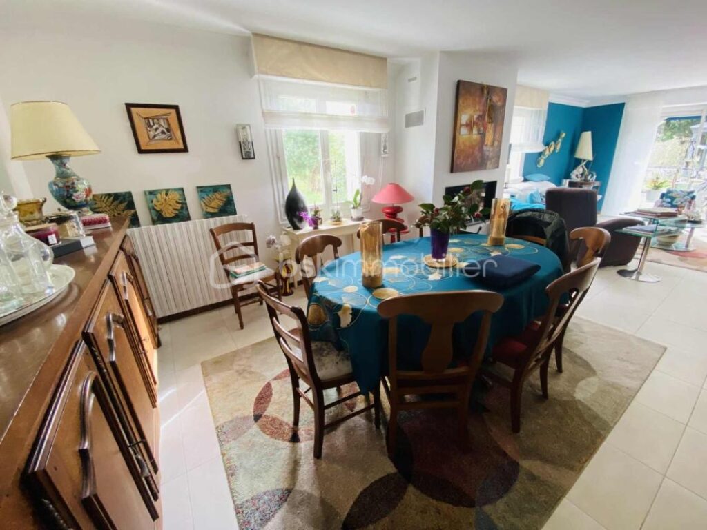 Maison Néo-Bretonne d’environ 140 M² (Proximité de VANNES/ 5 Minutes) – 7 pièces – 5 chambres