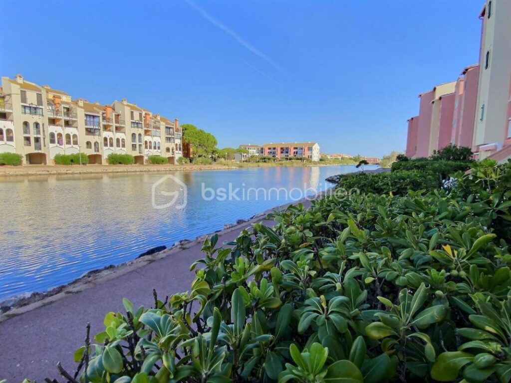 BELLE TERRASSE VUE LAC MARIN – 1 pièce – NR chambres – 22 m²