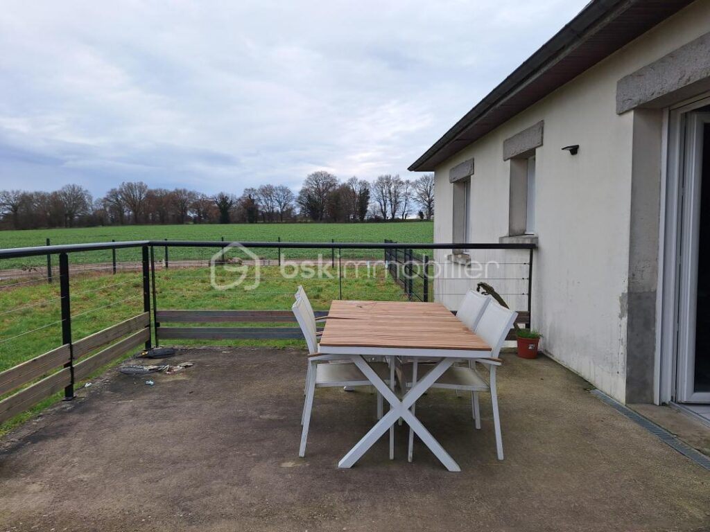 Maison 4 pièces à la campagne – 4 pièces – 2 chambres – 85 m²