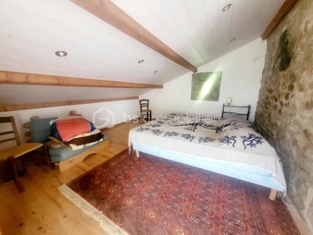 Maison en pierre à Thueyts – 6 pièces – 2 chambres – 127 m²