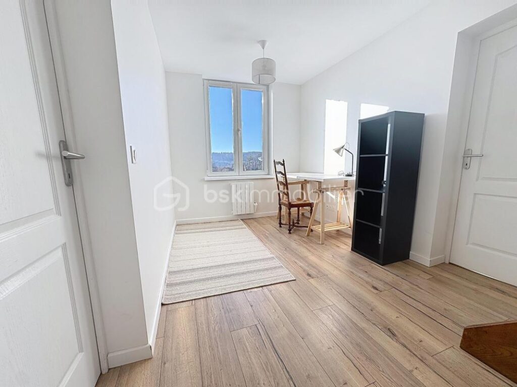 Maison Bourgeoise au coeur d’un bourg – 5 pièces – 4 chambres – 145 m²