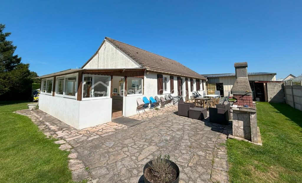 Maison de plain-pied avec grand garage – 4 pièces – 3 chambres – 105 m²