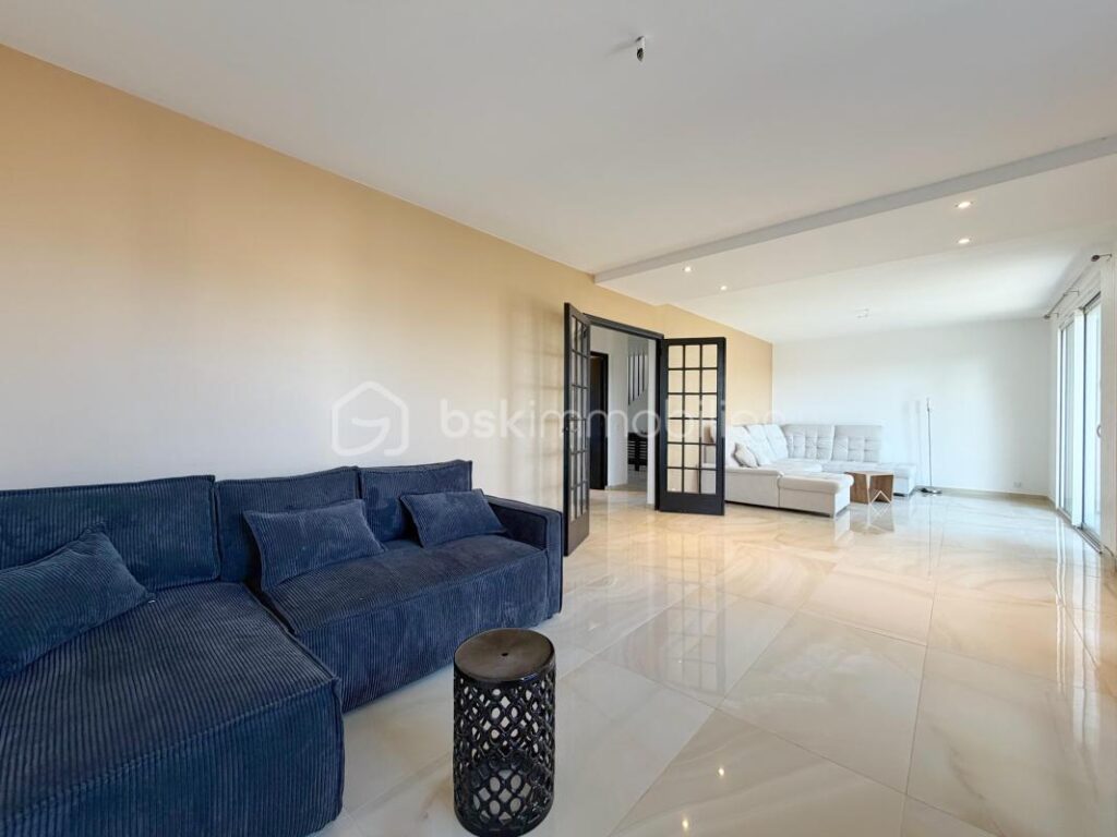 NOUVELLE PEPITE POUR POSER SES VALISES ! – 7 pièces – 4 chambres – 114 m²