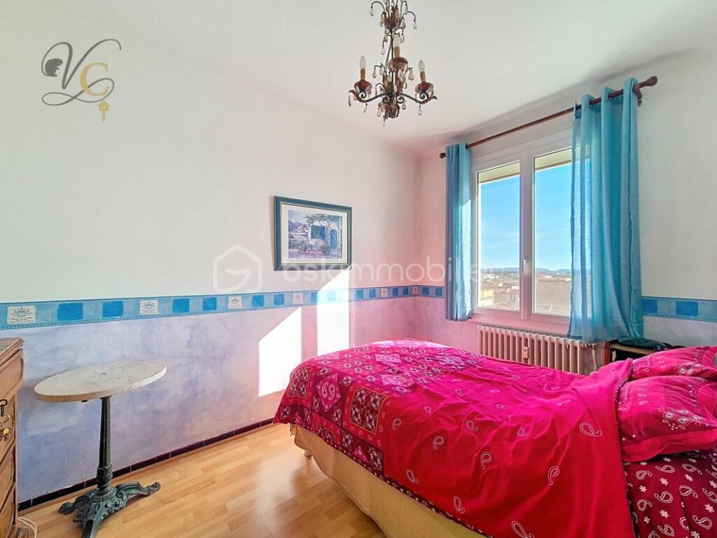 Appartement lumineux au dernier étage avec terrasse et parking sécurisé – 3 pièces – 2 chambres – 68 m²