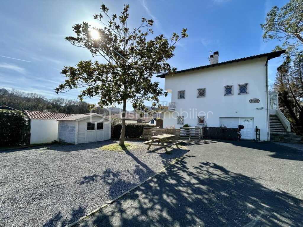 T3 de 64 m2 avec vue dégagée à Urrugne – 3 pièces – 2 chambres – 64 m²