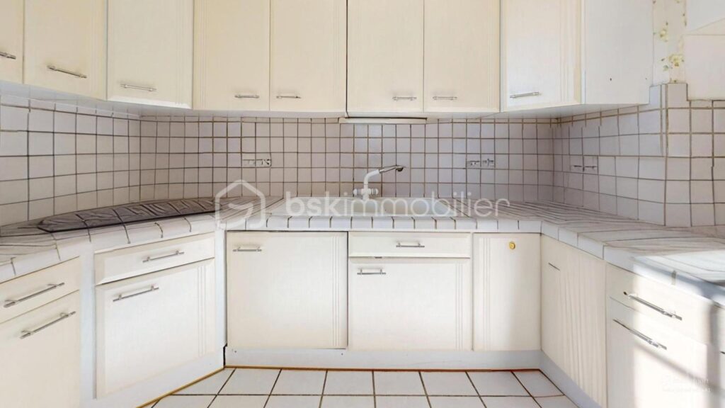 Appartement d’exception dans une tour du XVIIe siècle – Bellegarde – 4 pièces – 2 chambres – 98 m²