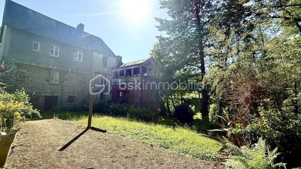 Maison à vendre à MORTAIN – 5 pièces – 4 chambres – 118 m²