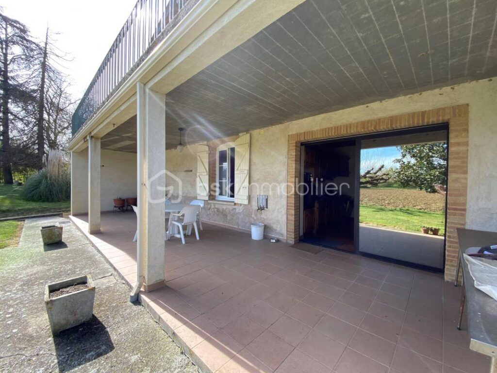 MAISON MOULIN – 8 pièces – 5 chambres – 240 m²