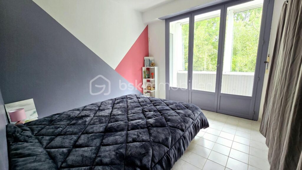 Maison 180 m² possibilité jusqu’à 6 chambres, panneaux photovoltaïques – 8 pièces – 5 chambres – 180 m²