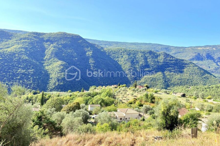 Terrain à vendre à Pierrefeu