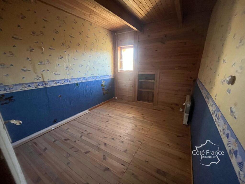 maison de 3 chambres au calme avec dépendances donnant sur l – 5 pièces – 3 chambres – 114 m²