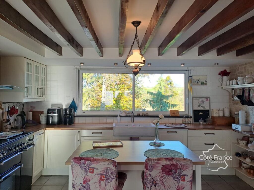 AISNE SAINT GOBERT Belle maison de campagne avec bar privé – 7 pièces – 3 chambres – 186 m²