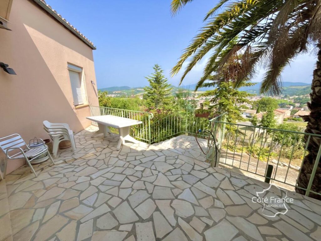 Villa d’exception 5 pièces 145 m2 avec vue panoramique sur – 5 pièces – 4 chambres – 145 m²