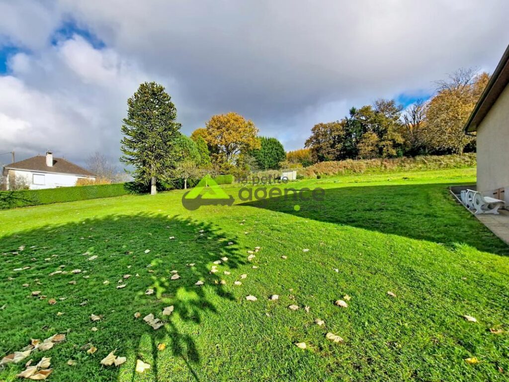 Maison sur sous-sol – BOURGANEUF – 5 pièces – 4 chambres – 125 m²
