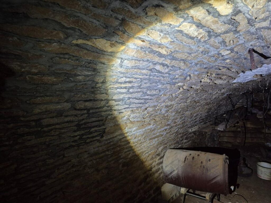 Maison de village secteur Champlitte 5 pièce(s) 150 m2 + maisonnette 80 m2 – 5 pièces – 4 chambres – 230 m²