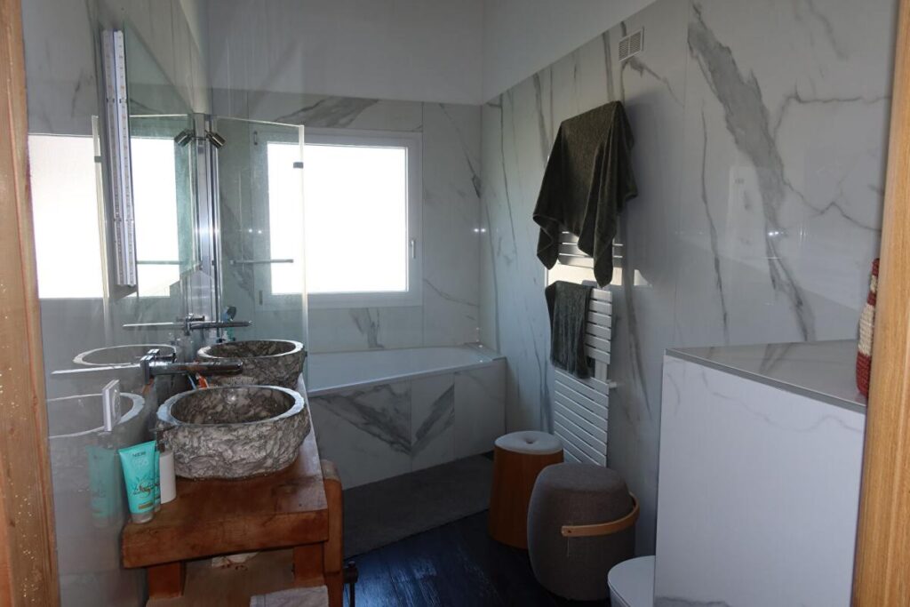 Maison L Hopital Du Grosbois 7 pièce(s) 185 m2 – 7 pièces – 4 chambres – 185 m²