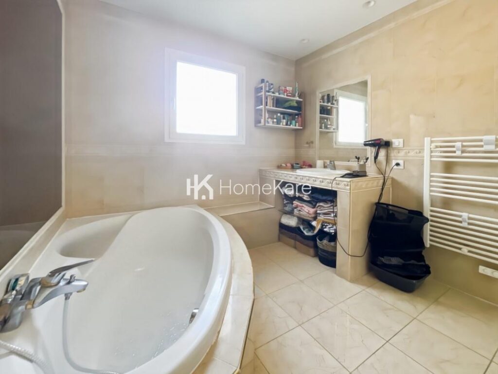 COUP DE COEUR ASSURÉ ! – 5 pièces – 4 chambres – 130 m²