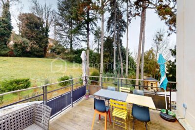 T5 Duplex de prestige avec terrasse, parc classé, Château du XIX – Accès TGV Paris – 5 pièces – 4 chambres – 115 m²