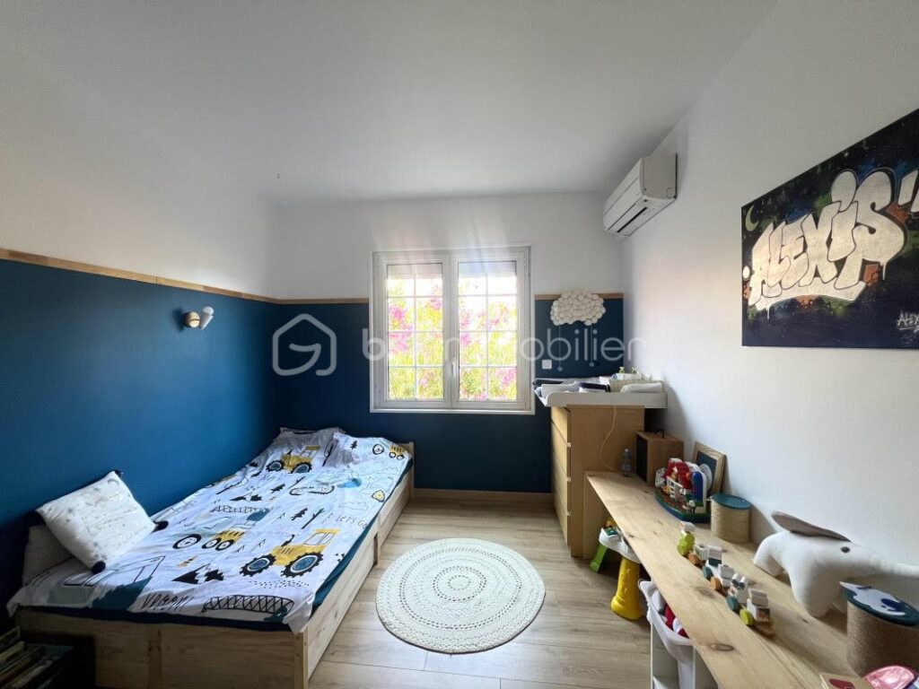 Maison 280m2 à Poussan – 7 pièces – 6 chambres – 280 m²