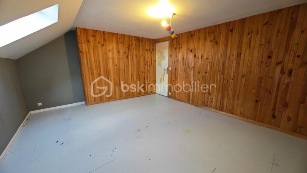 Charmante maison mitoyenne authentique 104 m² habitable environ – 4 pièces – 2 chambres – 112 m²