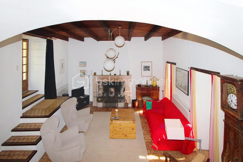 Enorme propriété dans la nature proche des Cévennes – 8 pièces – 5 chambres – 165 m²