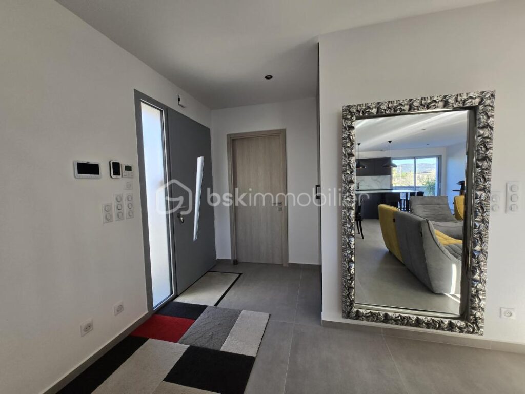 Villa neuve 5 pièces, grand standing, résidentiel, piscine – 5 pièces – 4 chambres – 131 m²