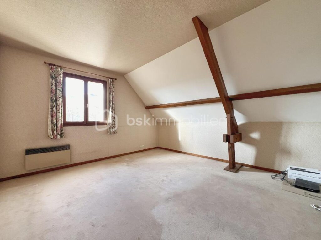 Marly-le-Roi – Spacieuse maison familiale avec vue dégagée sur Paris – 7 pièces – 4 chambres – 152 m²