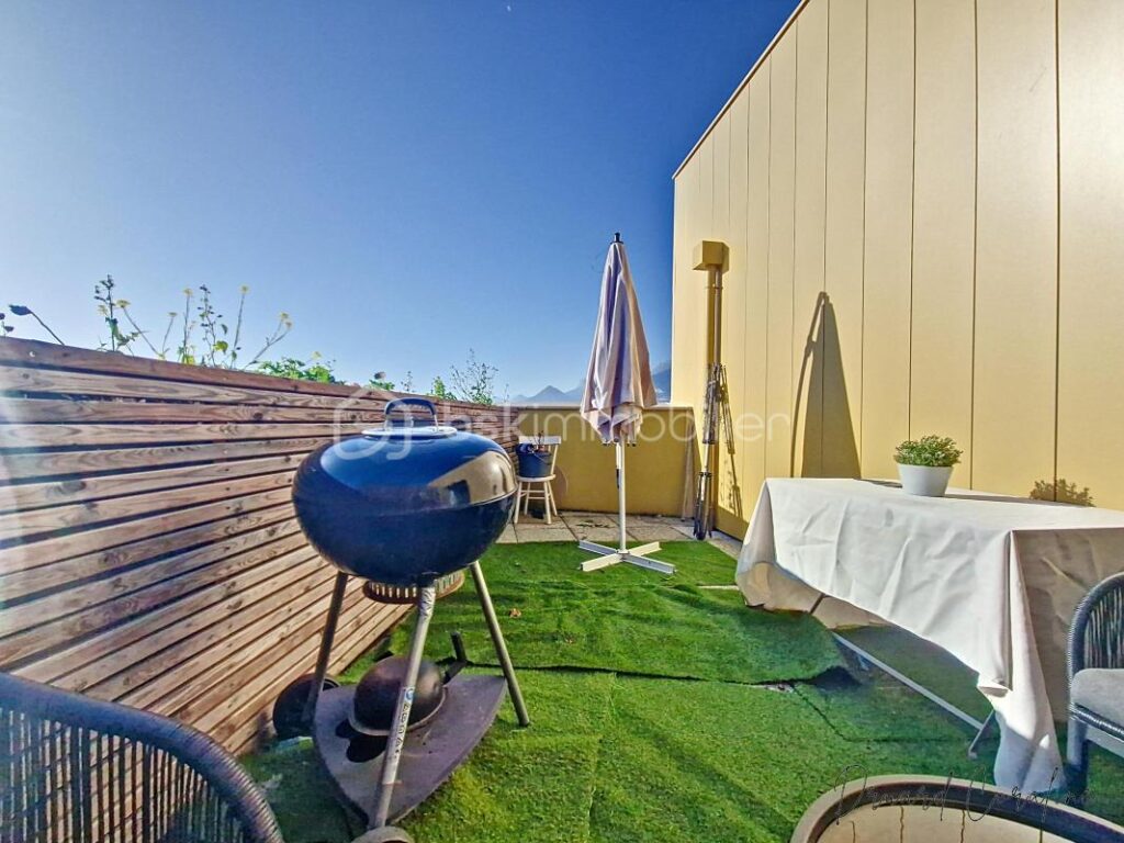 Grand T3 avec double balcon – 3 pièces – 2 chambres – 79 m²