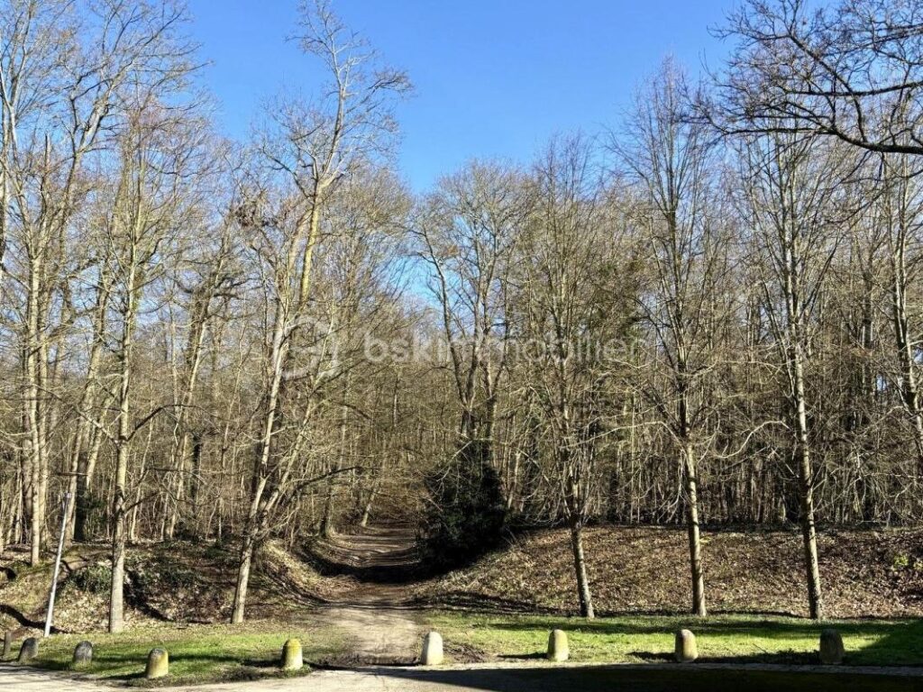 VENDS MAISON DE VILLE A MARNES-LA COQUETTE – 3 pièces – 2 chambres – 79 m²