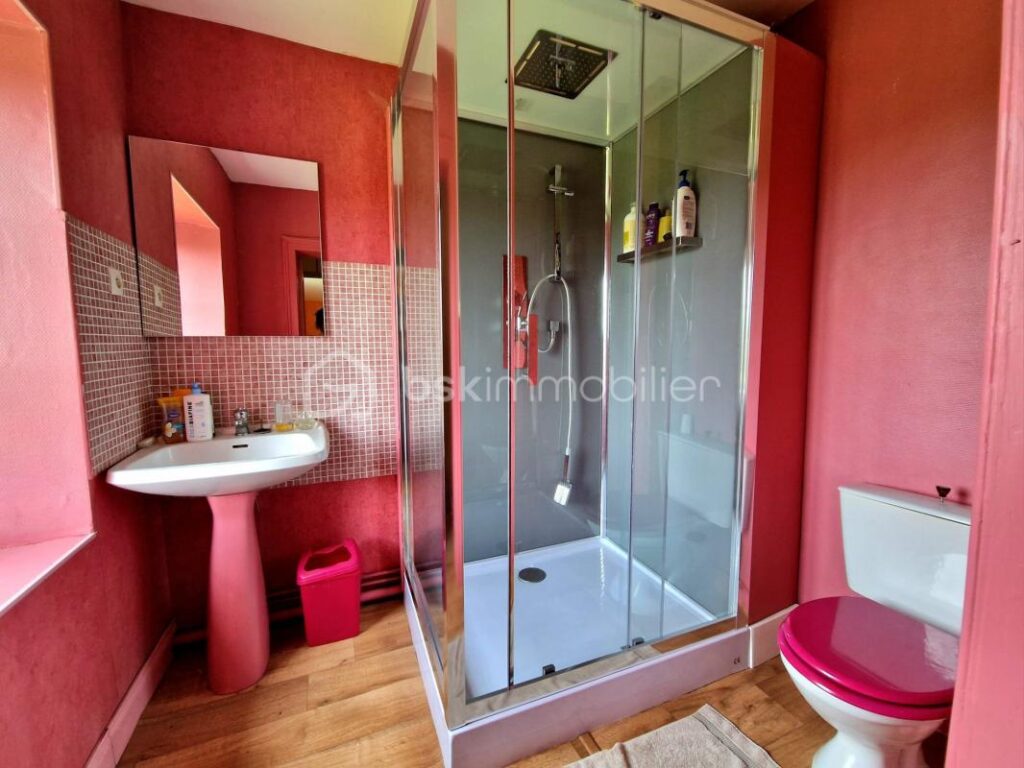 Maison de 150m2 avec dépendances et jardin ! – 5 pièces – 3 chambres – 150 m²