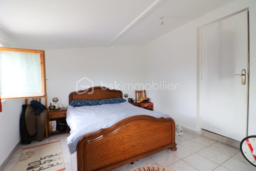 Mas 73 m2 sur une parcelle de 12400 m² – 3 pièces – 2 chambres – 73 m²