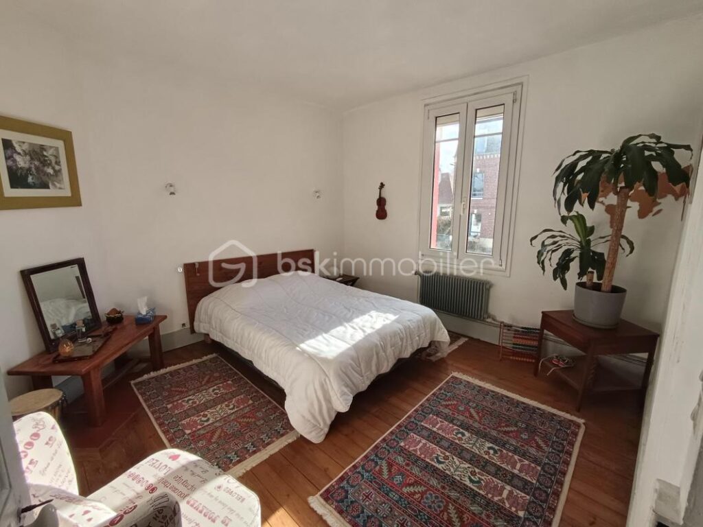 Maison de ville familiale classée C au DPE – 6 pièces – 4 chambres – 97 m²