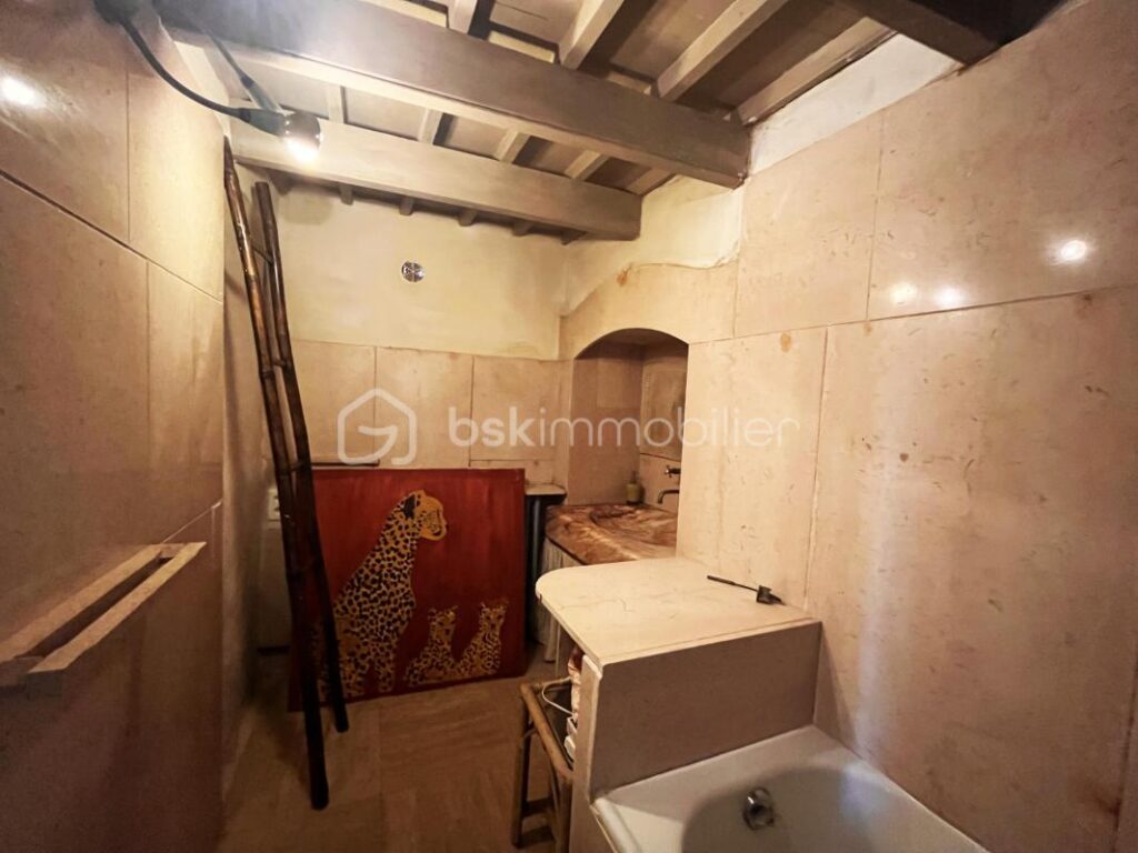 Maison de caractère avec vue panoramique – Ménerbes, Luberon – 9 pièces – 4 chambres – 155 m²