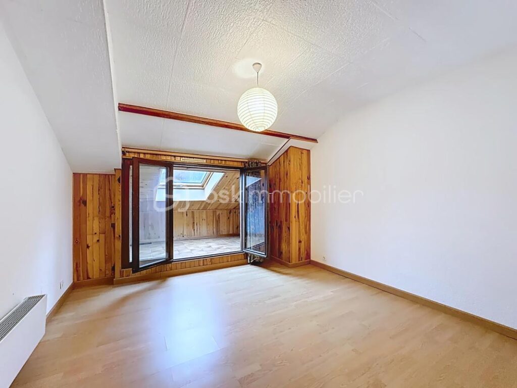 🏡 Maison familiale 7 pièces – 152 m² habitables – CLAIX – 6 pièces – 5 chambres – 152 m²