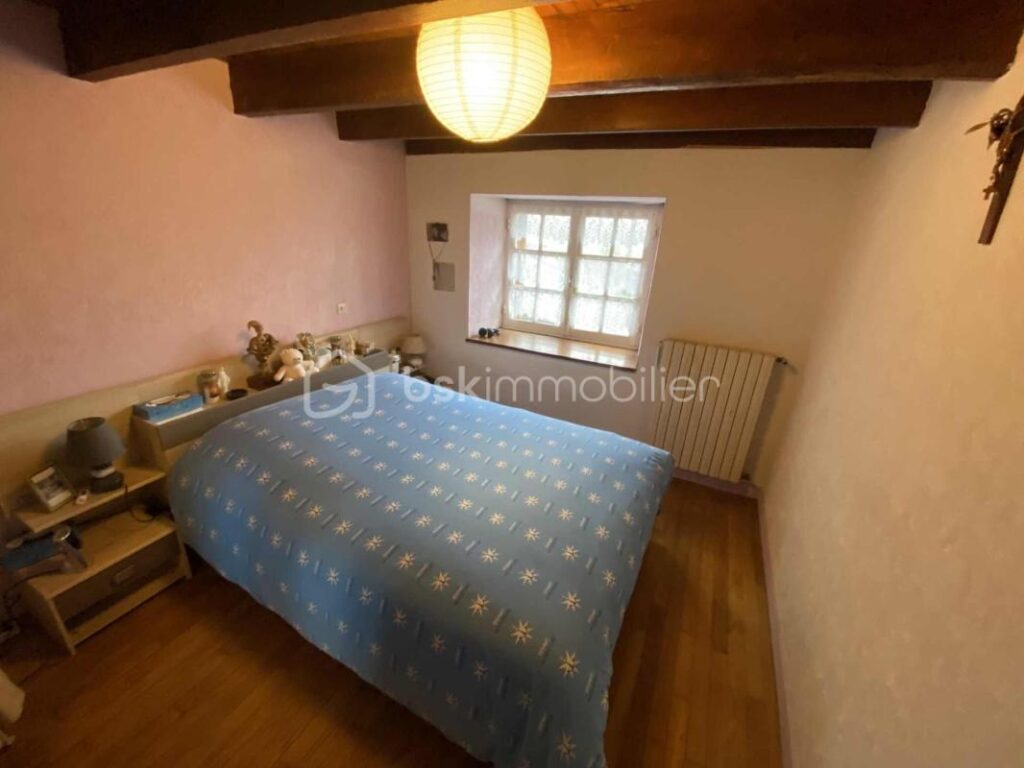 Maison en Pierre de 105 M² (3 Chambres ) – 4 pièces – 3 chambres – 103 m²