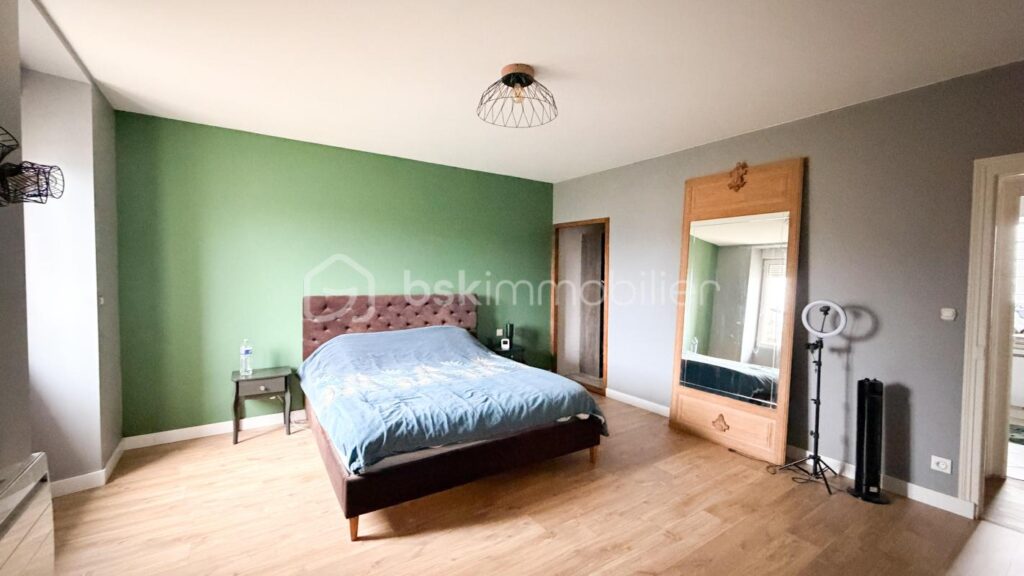 En Exclusivité, Maison de ville de 131m2 – 5 pièces – 3 chambres – 131 m²