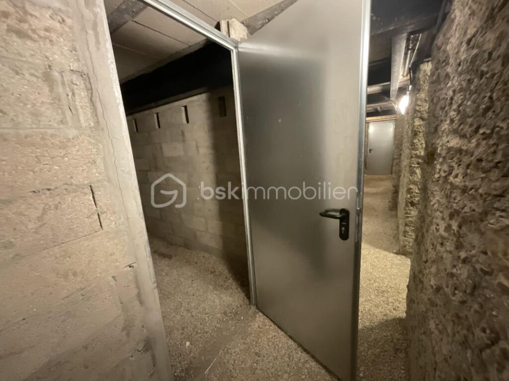 Appartement 2 pièces avec cave en sous-sol, proche métro 7 quatre chemins et RER E Pantin – 2 pièces – 1 chambre – 35 m²