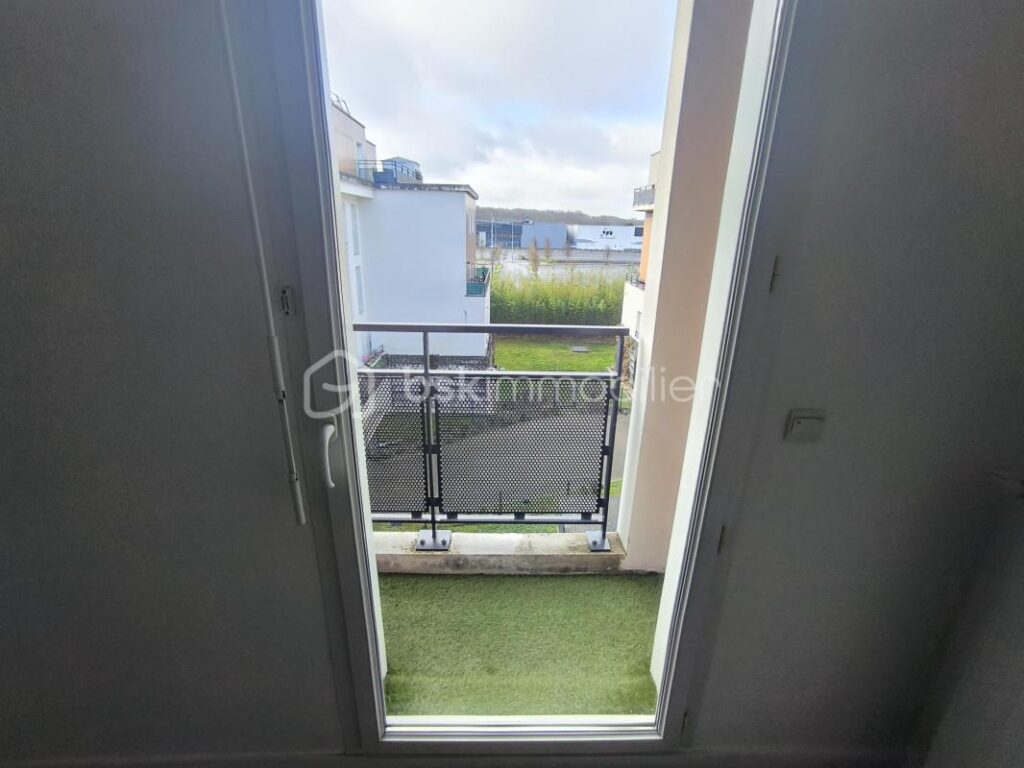 Beau 3 pièces dans immeuble récent avec 2 parkings – 3 pièces – 2 chambres – 56 m²