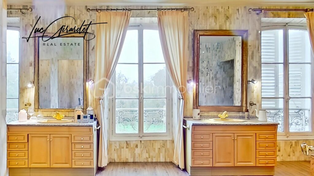 Château d’exception époque Napoléon III à réinventer avec parc et dépendances (Proche de Coulommiers (77120) – 15 pièces – 12 chambres – 750 m²