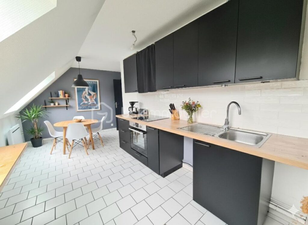 Charmant F2 avec terrasse – Dernier étage, vue dégagée sur les vignes – 2 pièces – 1 chambre – 54 m²